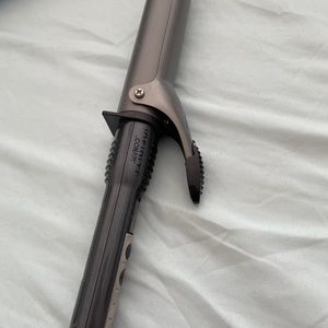 Con air curling iron